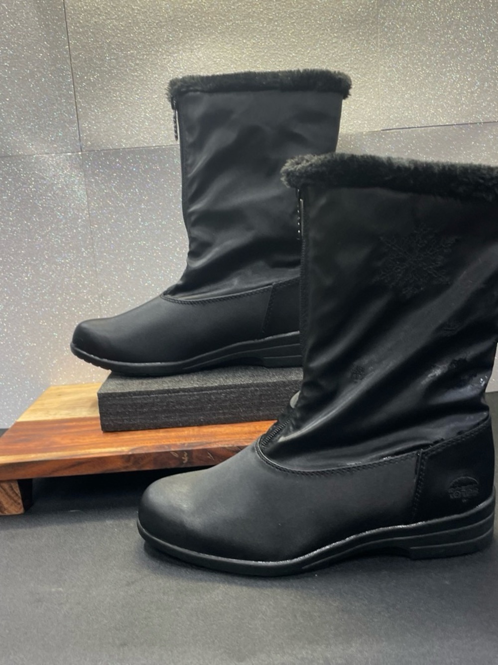Women’s Black Insulated Winter Boots